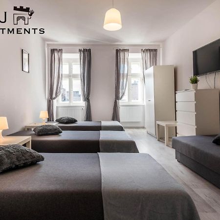 J&J Apartments Lazienna 30 - 12 Torun Bagian luar foto