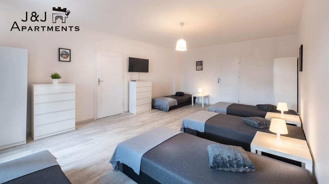 J&J Apartments Lazienna 30 - 12 Torun Bagian luar foto