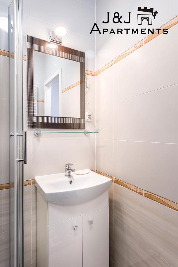 J&J Apartments Lazienna 30 - 12 Torun Bagian luar foto